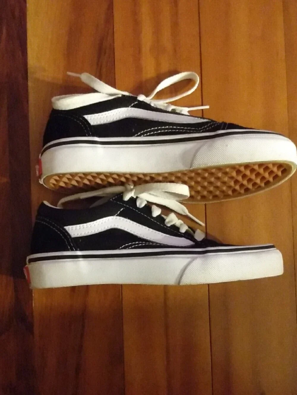 Vans Off the Wall Size 1 Boys Black & White Lace-Up Canvas Sneakers